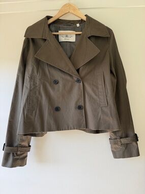 Aritzia - the Esquire -  Olive Cropped Double-Breasted Trench Jacket